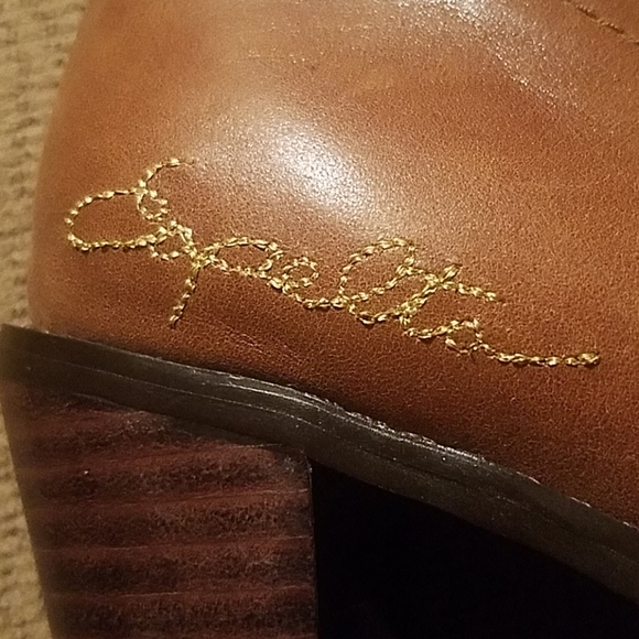 CAPETTA HEELED BOOTS 👢👢 - Picture 13 of 16